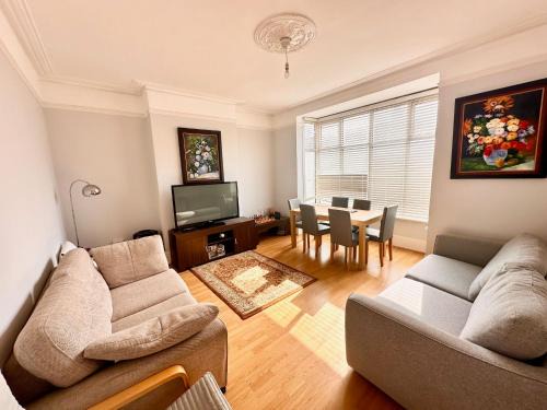 Crofton Park Apartment | 4 Bedroom house in SE4