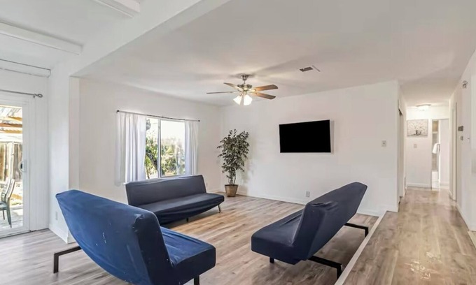 Morrill House | 4-bedroom house with WiFi in North San Jose, fully furnished.