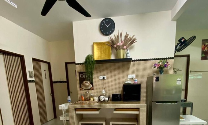 Kampung Bukit Rangin House | 4-bedroom house with WiFi,Netflix & AC