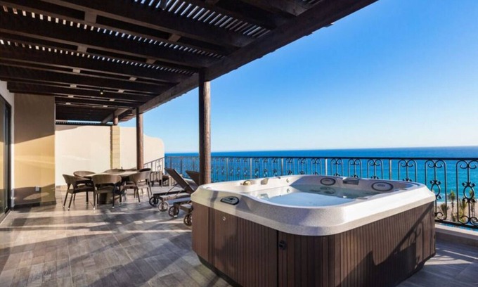 San Jose del Cabo Resort | 4-bedroom penthouse at Villa La Valencia, Los Cabos Thanksgiving 2026.