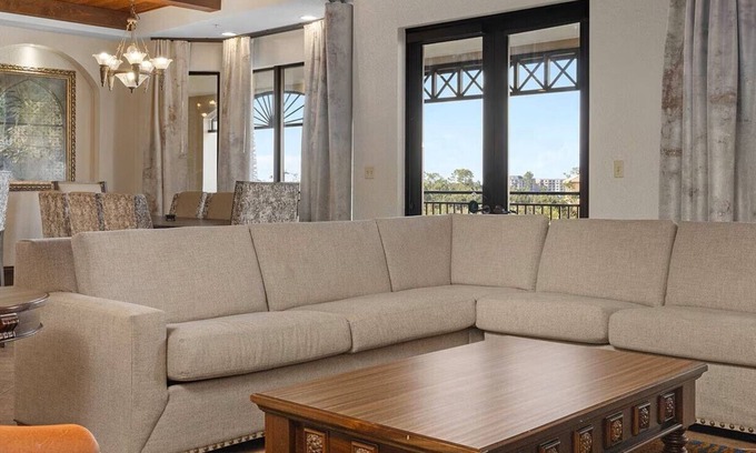 Lake Buena Vista Resort | 4 Bedroom Presidential, Dual Masters, Inside Disney Gate - 25% off Early Booking