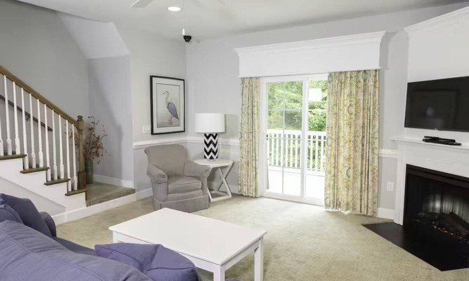 Lackey Resort | 4-bedroom resort in charming Williamsburg with fitness room, AC, WiFi.