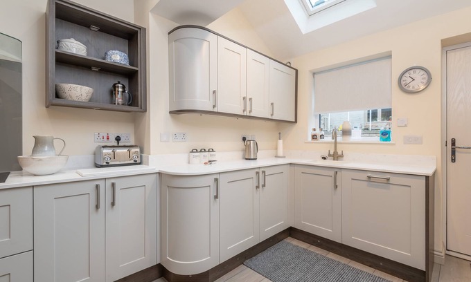 Wadsworth House | 4 Bedrooms, sleeping 6, just 2 minutes walk from Hebden Bridge town square .