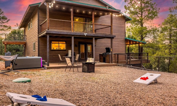 Heber Cabin | 4 Bedrooms, Sleeps 16, Hot Tub, Games, Tesla Charger, Smart TV's, MORE!