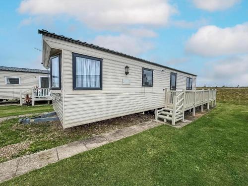 Anderby Creek Other | 4 Berth Caravan For Hire At Sunkist Holiday Park Near Skegness Ref 42084S