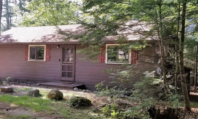 Moultonborough Cottage | 4 BR cottage on Lake Winnipesaukee with use of small boats