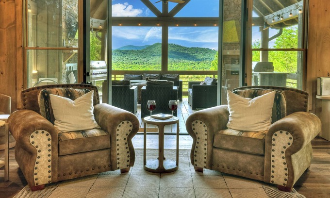 Mineral Bluff Cabin | 4 BR w Views, Private trails, hot tub, grill