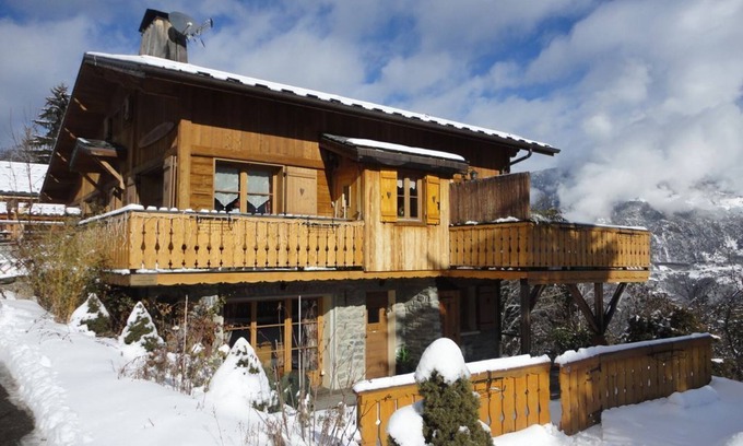 Les Allues Apartment | 4 * Chalet Apartment , log fire, WiFi. uninterrupted views - Méribel 3 Valleys,