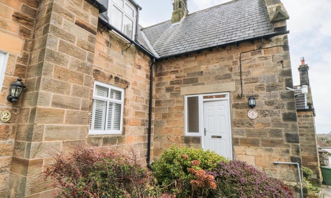 Fylingthorpe House | 4 Maypole Green