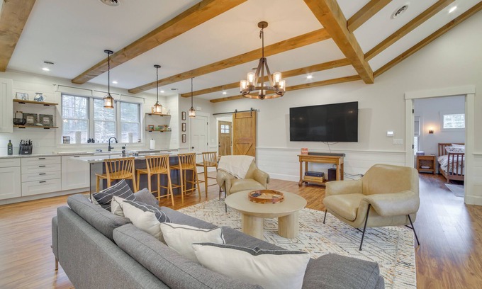 Boothbay House | 4 Mi to Boothbay Harbor: Quiet Retreat w/Deck