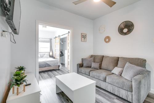 Logan Apartment | 4 Mi to Lake Logan Hocking Hills Apartment
