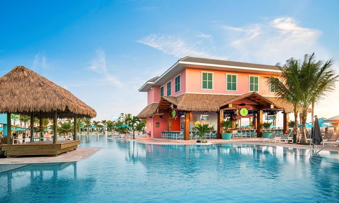 Fort Myers Beach Resort | 4 Oceanfront Rooms w/Outdoor Pool, Firepits + Near Fort Myers Beach