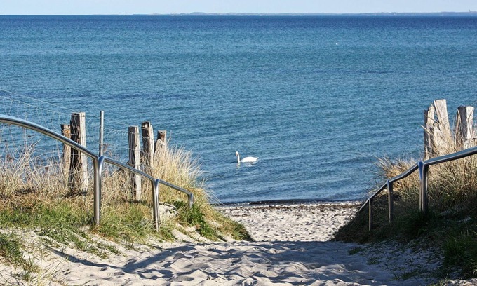 Lensterstrand House | 4 person holiday home in GROEMITZ