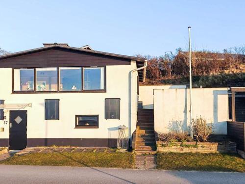 Hvalpsund House | 4 person holiday home in Farsø-By Traum