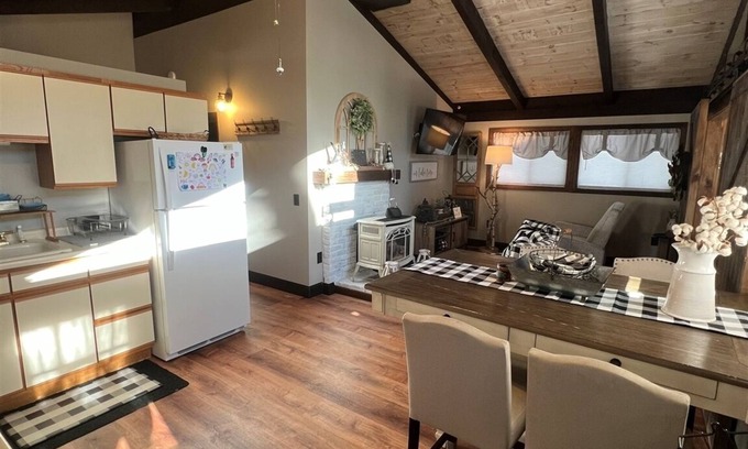 West Bridgton Cottage | 4 Season Cottage in Alpine Village Association with water access to Moose Pond.