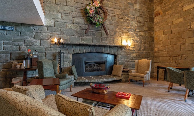 Beech Mountain Hotel | 4 Seasons at Beech Mountain