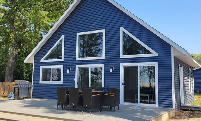 Silver Lake Cottage | 4 Silver Lake lakefront cottages