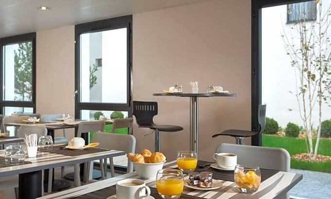 Perrache Hotel | 4-Star Hotel ∙ Aparthotel Adagio Lyon Patio Confluence