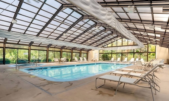 French Lick Villa | 4 Villas | Kitchen | Outdoor Terrace | Indoor Pool | Free Parking