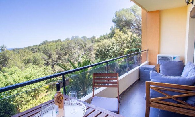 Le Lavandou Apartment | 40 m² Apartment ∙ 1 bedroom ∙ 2 guests
