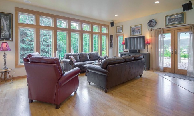 Juneau House | $400 Off Season Rates!!