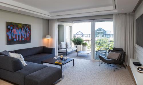 Victoria and Alfred Waterfront Apartment | 401 Dovenby