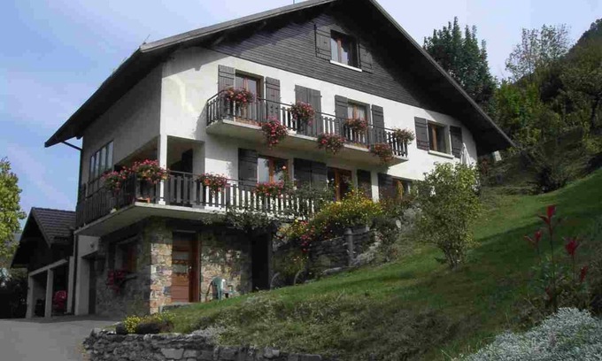 Salins-les-Thermes Apartment | 42 m2 apartment, ideal for a spa treatment in Brides or skiing in the 3 valleys.