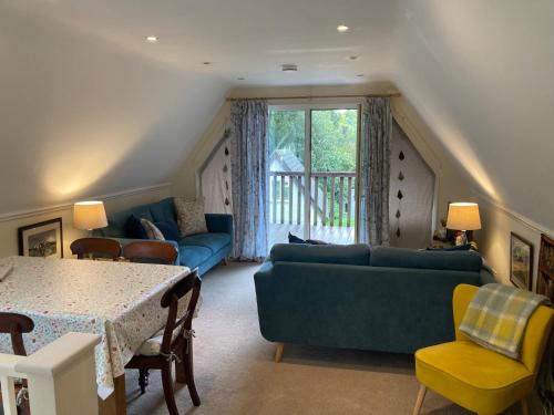 Newton Ferrers Ski Chalet | 42 valley lodge Honicombe Manor