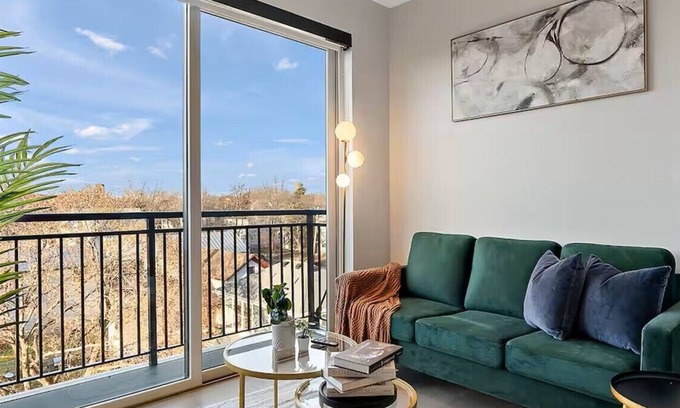 Nicollet Island Apartment | 420 Huck Minneapolis