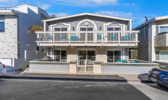 Santa Ana Heights House | 4912 Seashore A Lower