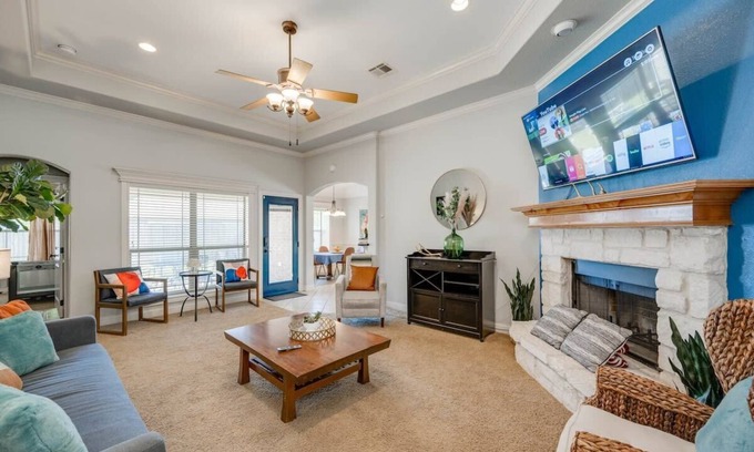 Wellborn House | 4b/3b, Game Day, Santa's Wonderland, Close2A&M & Tournaments