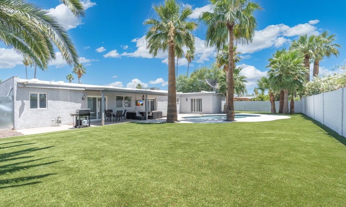Raskin Estates House | 4BD| Mid Terms Welcome | 31+ Day Stays