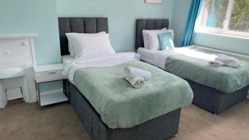 Aylesbury House | 4Bedroom house at Town Centre with Free Driveway Parking