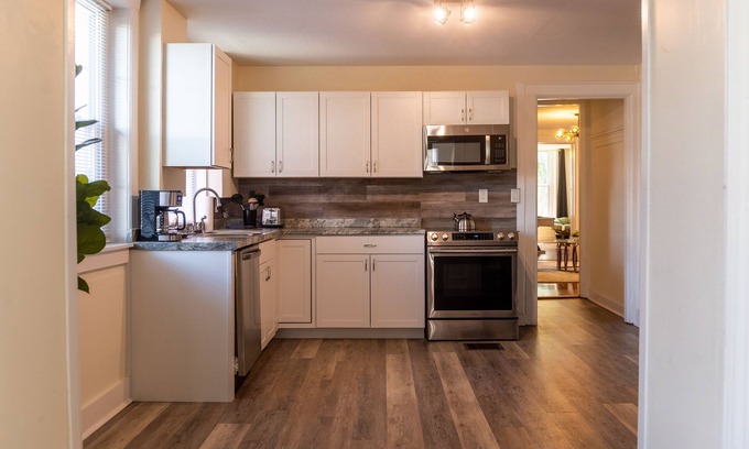 Shelby Park House | 4Br Beautifully remodeled historic Victorian home.