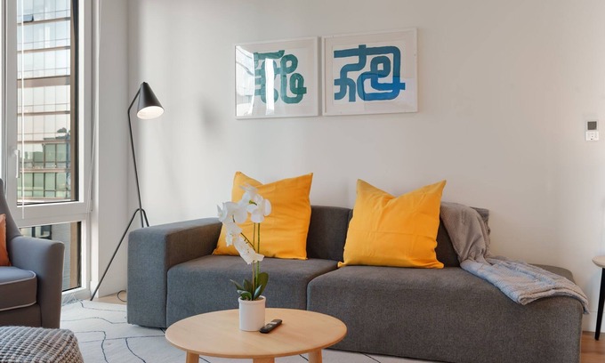 River North Hotel | 4BR Corporate Suite Central and Modern