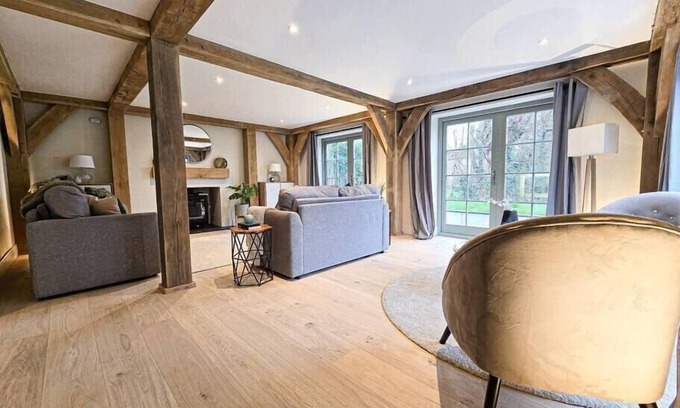 Axbridge House | 4BR Country Home Near Cider Barn and Brewery