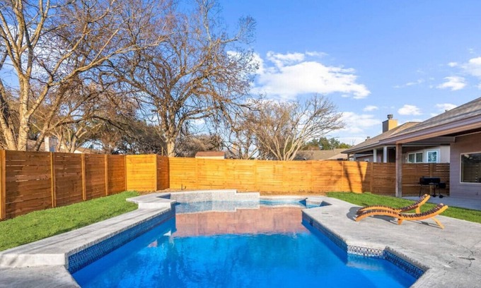 Universal City House | 4BR Cozy Luxury Home with Private Pool by Randolf