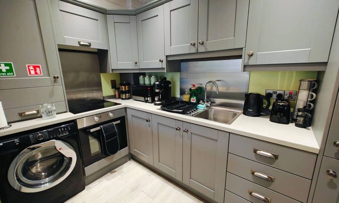 Ormeau House | 4BR Modern Ormeau House