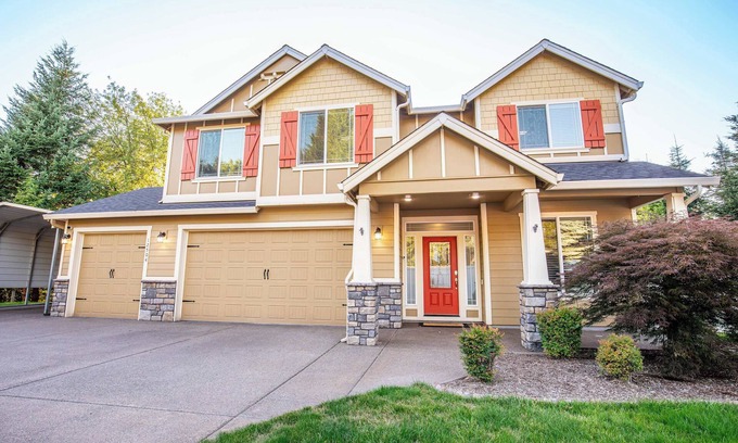 Pleasant Valley House | 4BR Retreat on Private Acre in Salmon Creek