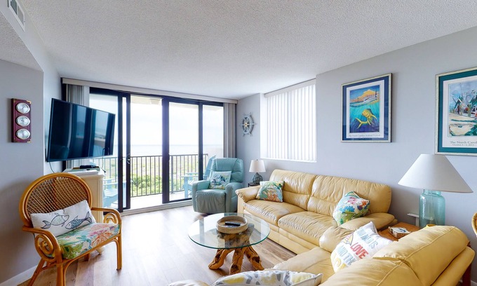 Atlantic Beach Condo | 4th-Floor oceanfront condo with amazing view, WiFi & shared pools/hot tub/gym