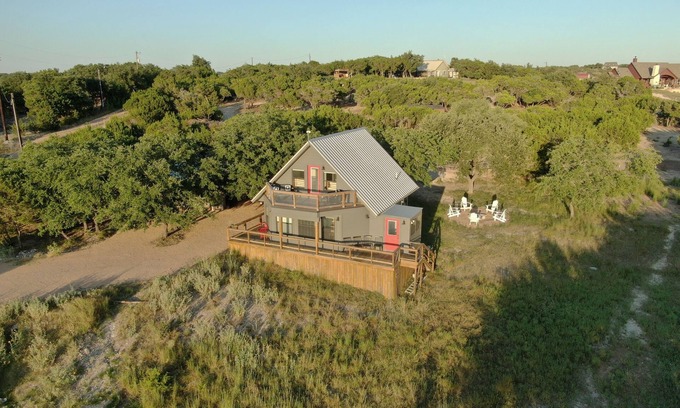 Dripping Springs House | 5 Acre. Enjoy sunset at “Bungalow" TyRosa Ranch near wineries and venues