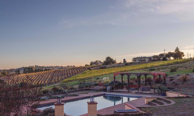 Sebastopol Villa | 5 Acre Villa Retreat w/Vineyard, Pool, & Spa