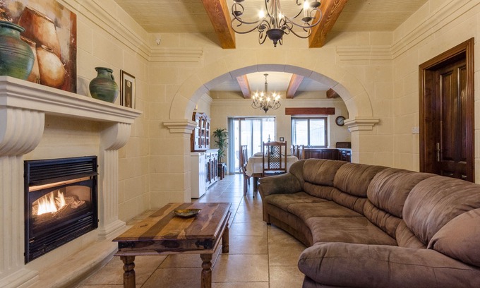 Gharb Other | 5 bedroom 4 bathroom with private pool.