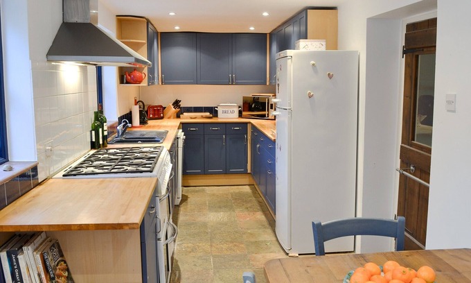 Hindolveston Cottage | 5 bedroom accommodation in Hindolveston, near Holt