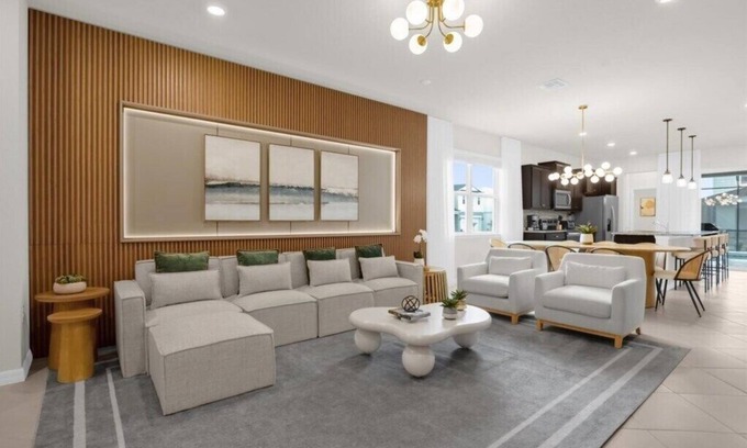 Four Corners House | 5 Bedrooms/5.5 Bathrooms/Windsor Cay (15948CC)