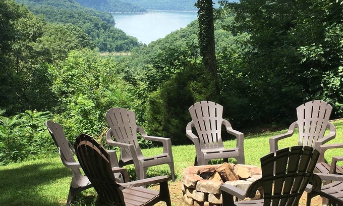 Sparta House | 5 BR, 3 King Beds, Fire Pit, Hot Tub, Game room! Amazing Year Round Lake View!