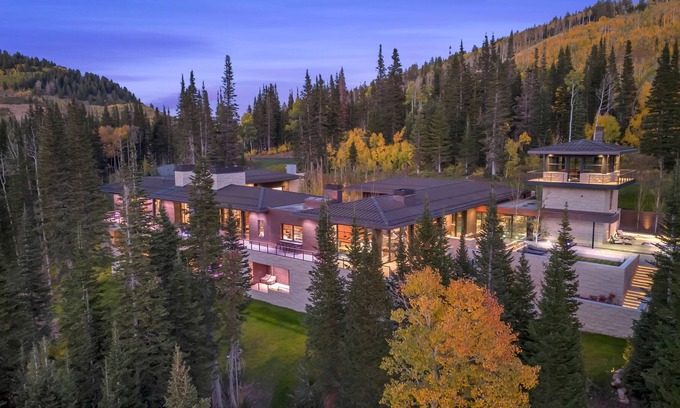 Park City Ski Chalet | 5 Diamond Amenities, ski in/out, custom estate. No greater luxury exists in the mountains.