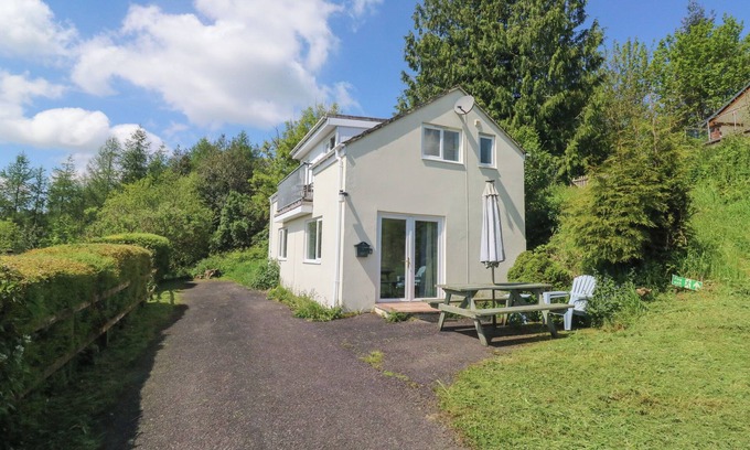 Umberleigh Cottage | 5 FOREST PARK LODGE, pet friendly in High Bickington