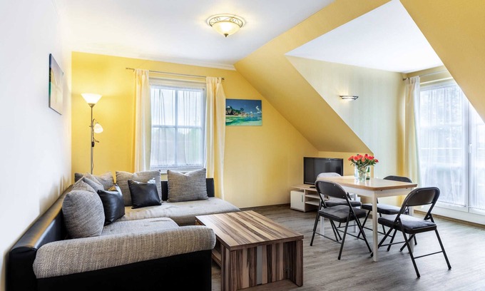 Pepelow Apartment | (5) Hanna, 2-room apartment, loggia, upper floor - Ostseeferienhaus Drachenflieger Pepelow