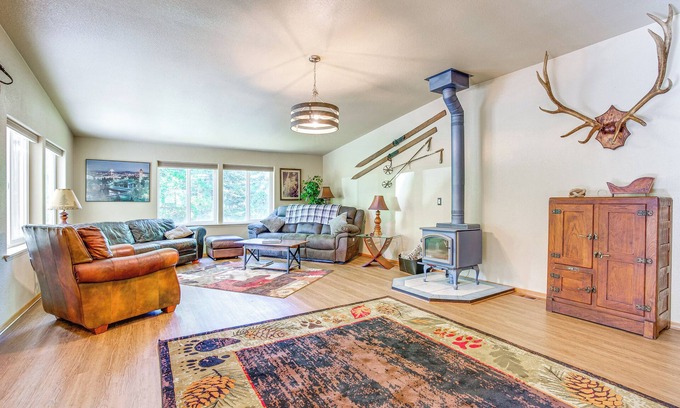Mead House | 5 Mi to State Park: Family Mount Spokane Home